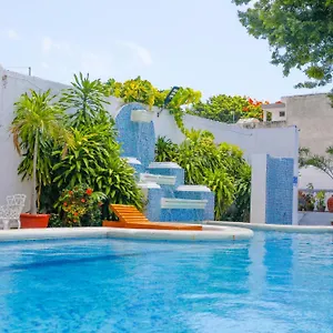 Maria De Lourdes *** Cancun